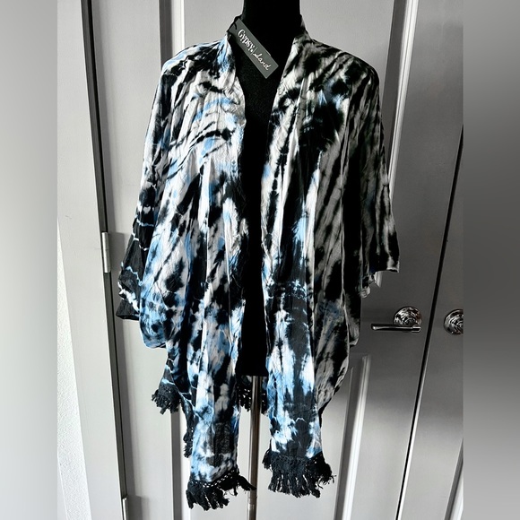 Gypsy 05 Shaka 3/4 sleeve easy Kimono. Black/azure/white. Size small. - Picture 7 of 9